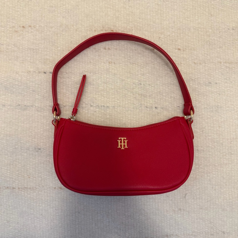 Tommy Hilfiger Red Shoulder Bag